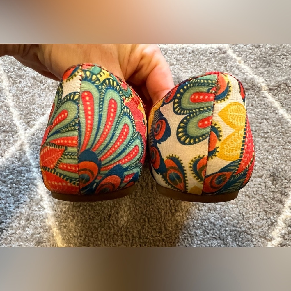 Colorful Women's Peep Toe Flats - Picture 6 of 9